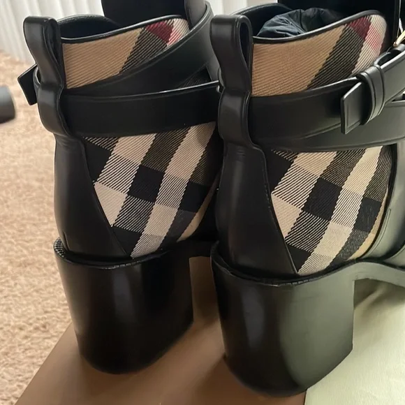 Burberry Pryle Equestrian Check Ankle leather Booties - Picture 2 of 8